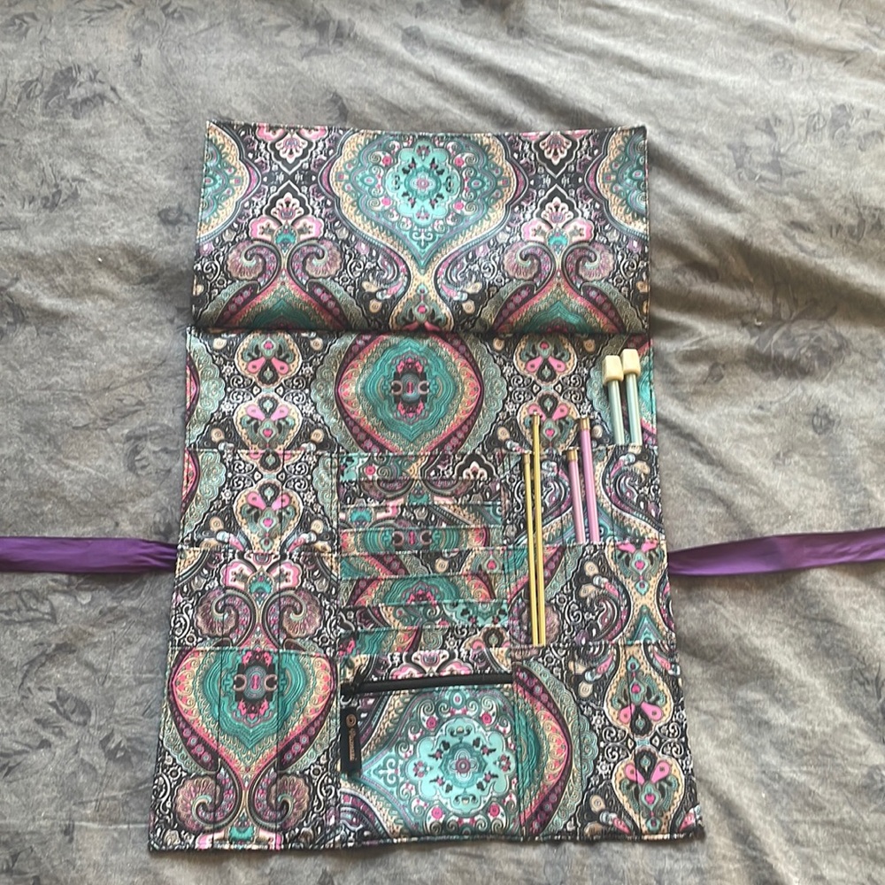 Knitting Trifold Case with Needles